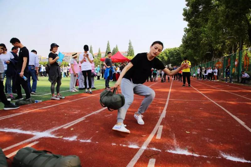 上海市社區(qū)<a href=http://www.hjlhqqhx.cn target=_blank class=infotextkey>健身</a>俱樂部