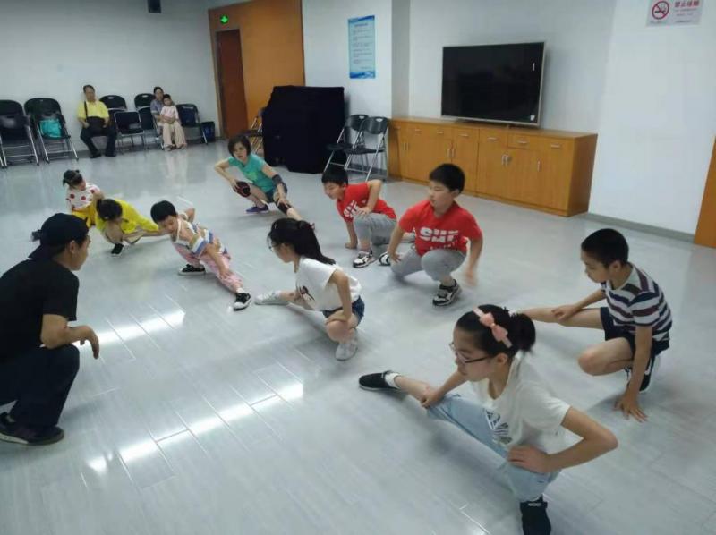 上海市社區(qū)<a href=http://www.hjlhqqhx.cn target=_blank class=infotextkey>健身</a>俱樂部