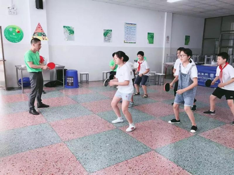 上海市社區(qū)<a href=http://www.hjlhqqhx.cn target=_blank class=infotextkey>健身</a>俱樂(lè)部