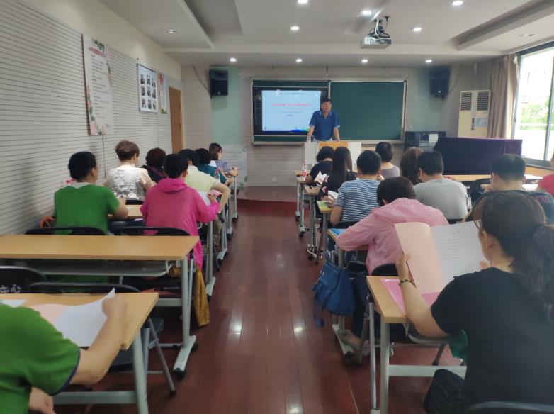 上海市社區(qū)<a href=http://www.hjlhqqhx.cn target=_blank class=infotextkey>健身</a>俱樂(lè)部