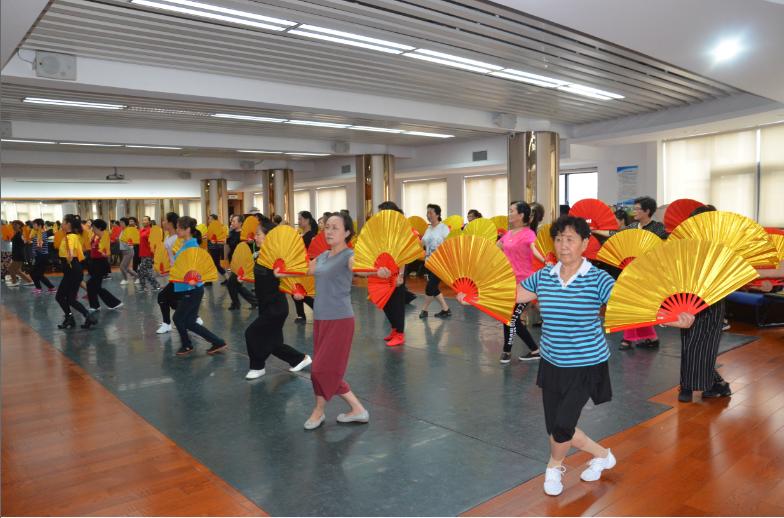 上海市社區(qū)<a href=http://www.hjlhqqhx.cn target=_blank class=infotextkey>健身</a>俱樂(lè)部