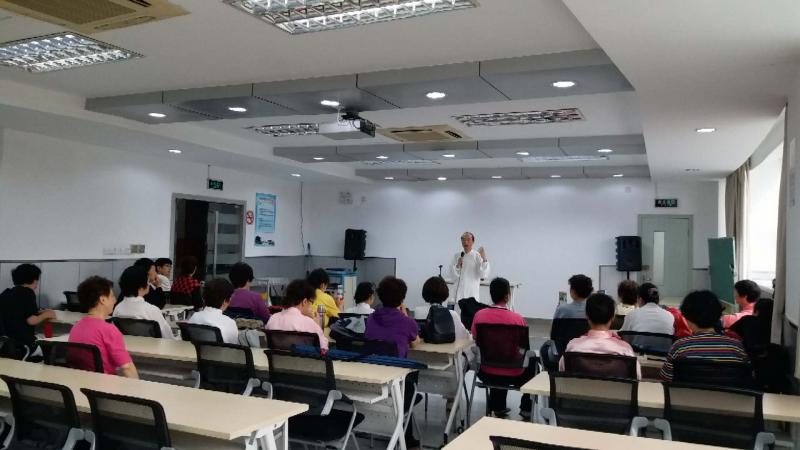 上海市社區(qū)<a href=http://www.hjlhqqhx.cn target=_blank class=infotextkey>健身</a>俱樂部