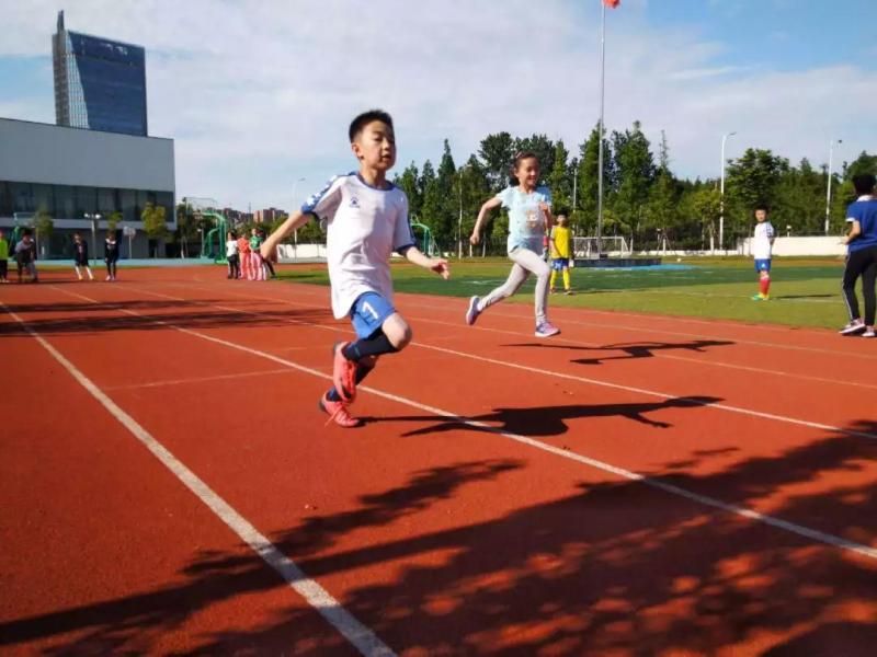 上海市社區(qū)<a href=http://www.hjlhqqhx.cn target=_blank class=infotextkey>健身</a>俱樂部