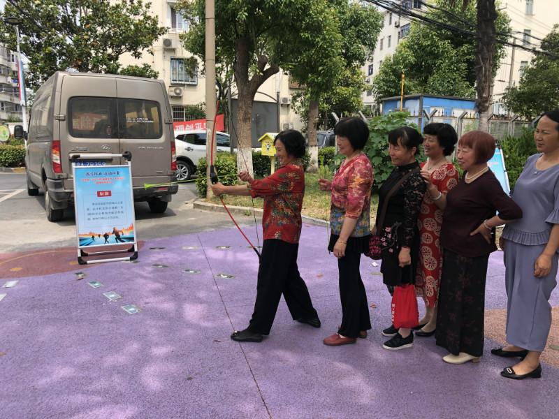 上海市社區(qū)<a href=http://www.hjlhqqhx.cn target=_blank class=infotextkey>健身</a>俱樂部