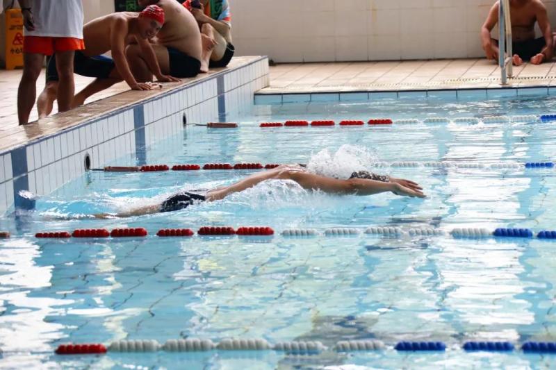 上海市社區(qū)<a href=http://www.hjlhqqhx.cn target=_blank class=infotextkey>健身</a>俱樂部