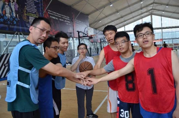 上海市社區(qū)<a href=http://www.hjlhqqhx.cn target=_blank class=infotextkey>健身</a>俱樂部