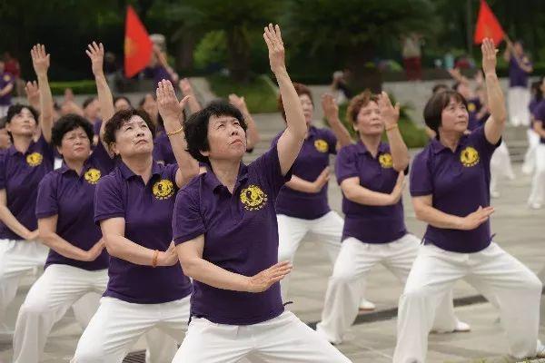 上海市社區(qū)<a href=http://www.hjlhqqhx.cn target=_blank class=infotextkey>健身</a>俱樂部