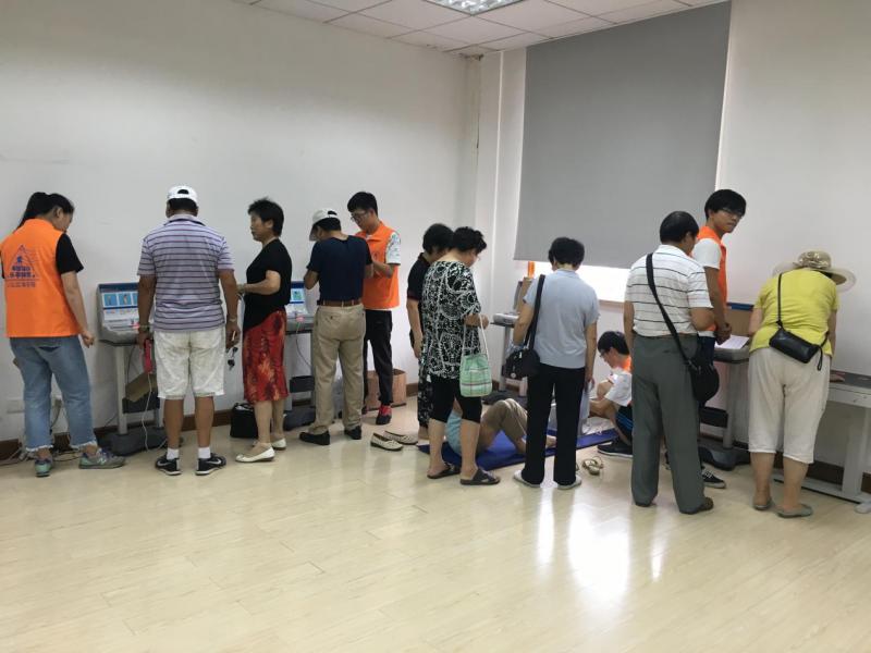 上海市社區(qū)<a href=http://www.hjlhqqhx.cn target=_blank class=infotextkey>健身</a>俱樂部