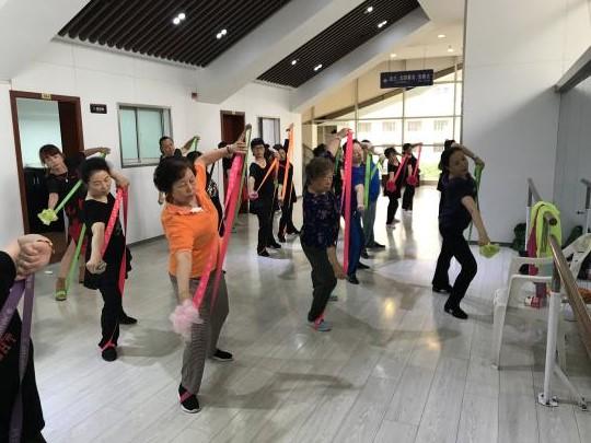 上海市社區(qū)<a href=http://www.hjlhqqhx.cn target=_blank class=infotextkey>健身</a>俱樂部 上海市社區(qū)<a href=http://www.hjlhqqhx.cn target=_blank class=infotextkey>健身</a>俱樂部