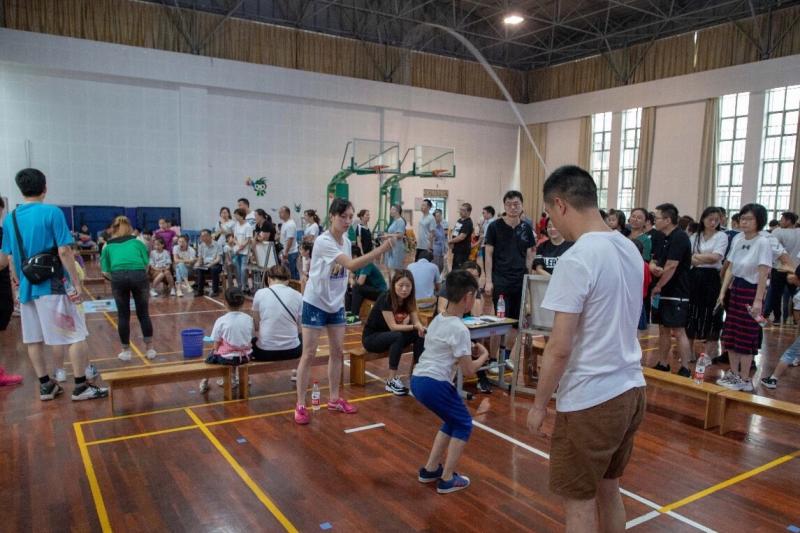 上海市社區(qū)<a href=http://www.hjlhqqhx.cn target=_blank class=infotextkey>健身</a>俱樂部