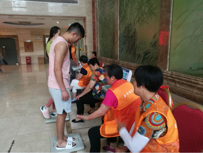 上海市社區(qū)<a href=http://www.hjlhqqhx.cn target=_blank class=infotextkey>健身</a>俱樂部