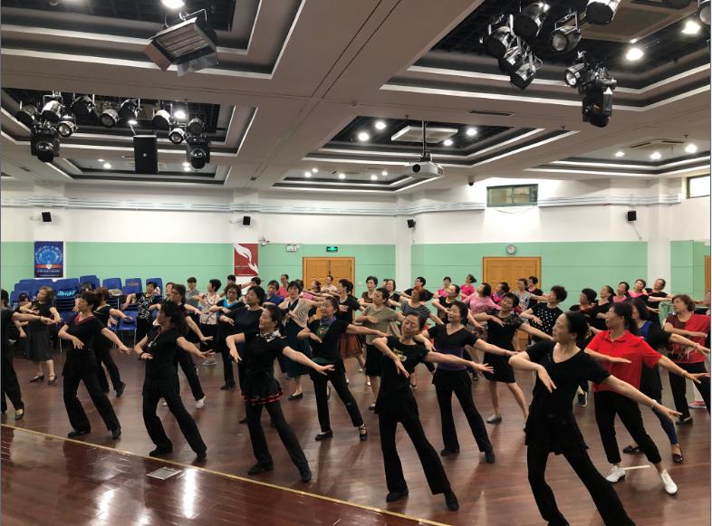 上海市社區(qū)<a href=http://www.hjlhqqhx.cn target=_blank class=infotextkey>健身</a>俱樂(lè)部