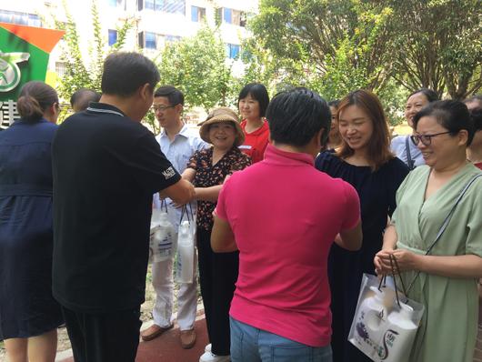 上海市社區(qū)<a href=http://www.hjlhqqhx.cn target=_blank class=infotextkey>健身</a>俱樂部