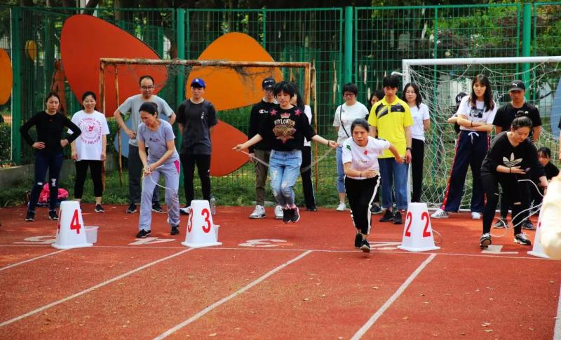 上海市社區(qū)<a href=http://www.hjlhqqhx.cn target=_blank class=infotextkey>健身</a>俱樂部