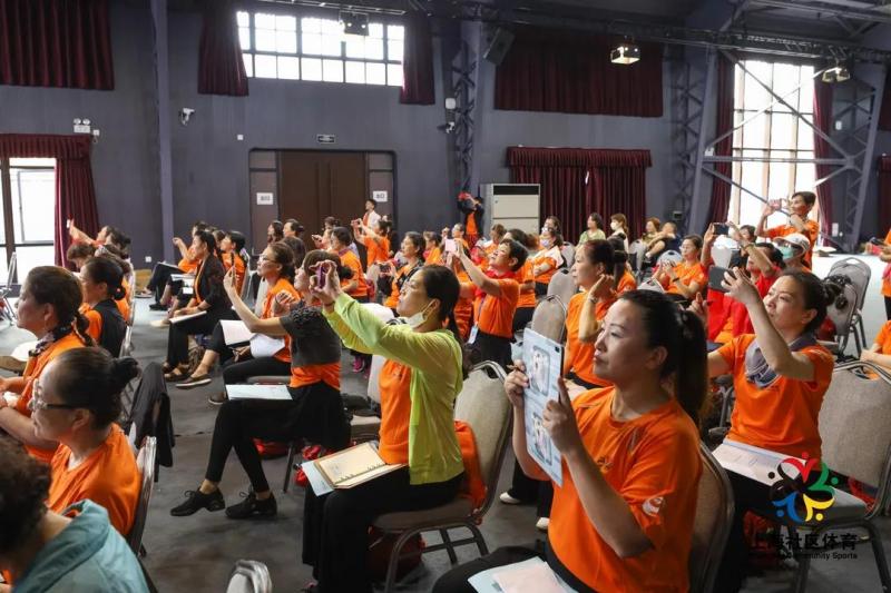 上海市社區(qū)<a href=http://www.hjlhqqhx.cn target=_blank class=infotextkey>健身</a>俱樂(lè)部