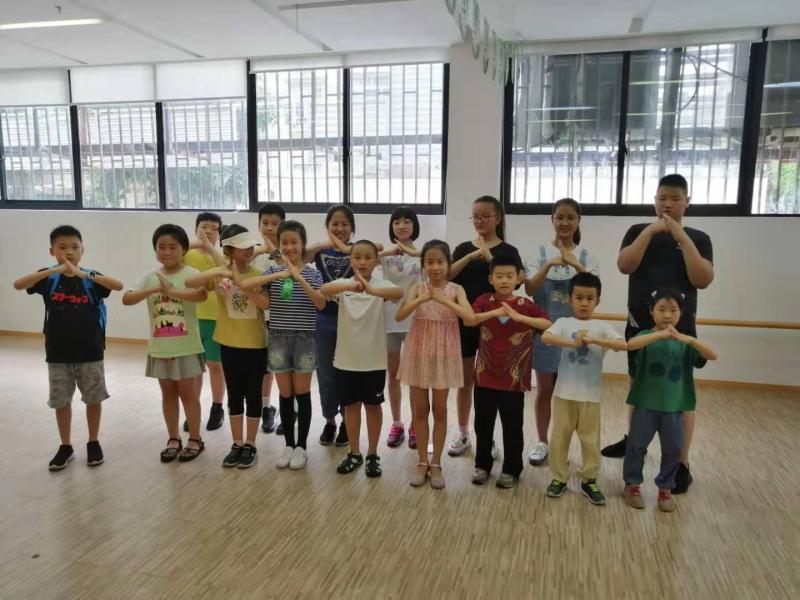 上海市社區(qū)<a href=http://www.hjlhqqhx.cn target=_blank class=infotextkey>健身</a>俱樂(lè)部