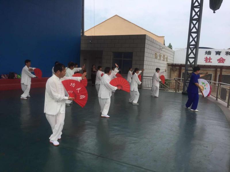 上海市社區(qū)<a href=http://www.hjlhqqhx.cn target=_blank class=infotextkey>健身</a>俱樂(lè)部 上海市社區(qū)<a href=http://www.hjlhqqhx.cn target=_blank class=infotextkey>健身</a>俱樂(lè)部