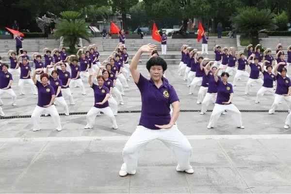 上海市社區(qū)<a href=http://www.hjlhqqhx.cn target=_blank class=infotextkey>健身</a>俱樂部