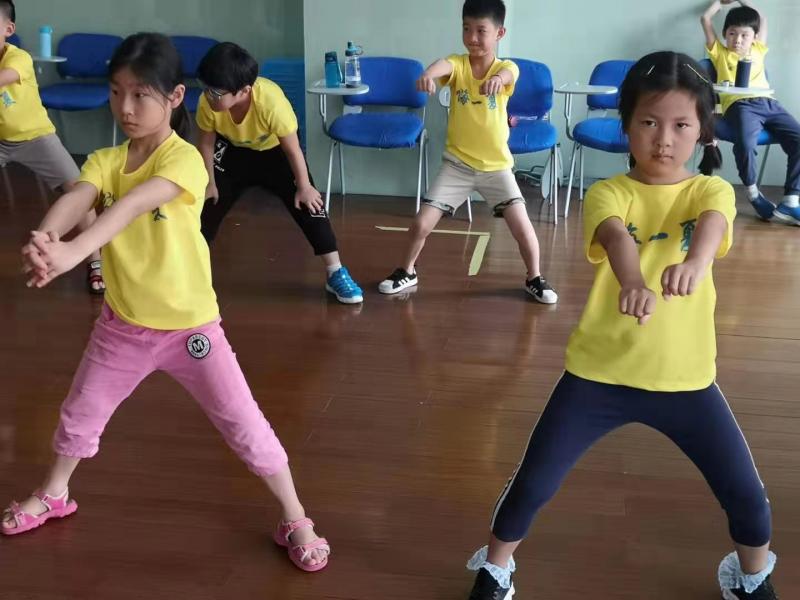 上海市社區(qū)<a href=http://www.hjlhqqhx.cn target=_blank class=infotextkey>健身</a>俱樂部