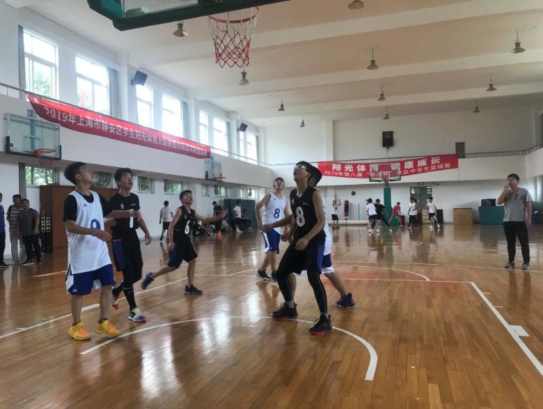 上海市社區(qū)<a href=http://www.hjlhqqhx.cn target=_blank class=infotextkey>健身</a>俱樂(lè)部