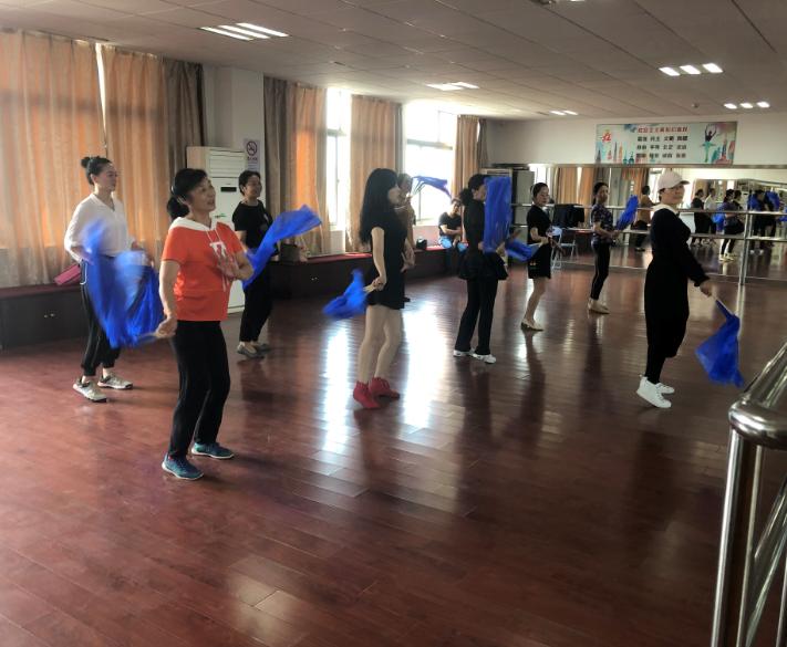 上海市社區(qū)<a href=http://www.hjlhqqhx.cn target=_blank class=infotextkey>健身</a>俱樂部