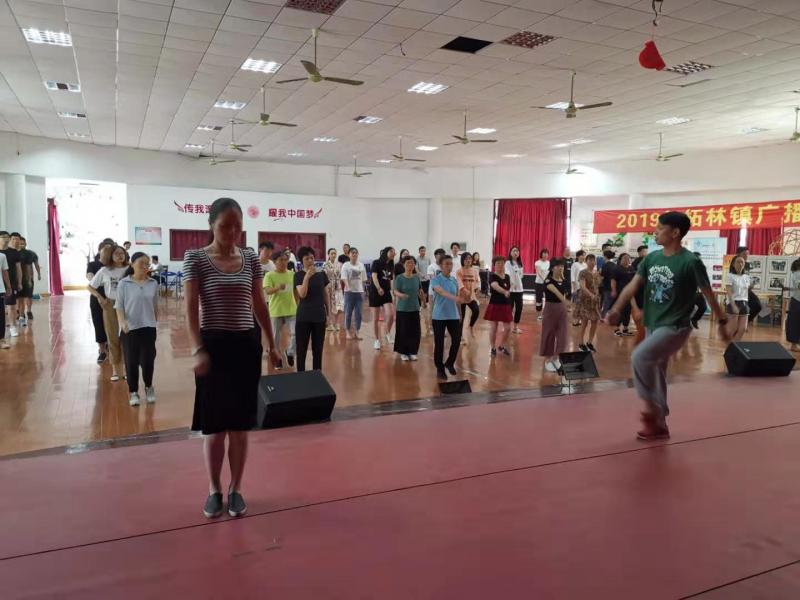 上海市社區(qū)<a href=http://www.hjlhqqhx.cn target=_blank class=infotextkey>健身</a>俱樂(lè)部 上海市社區(qū)<a href=http://www.hjlhqqhx.cn target=_blank class=infotextkey>健身</a>俱樂(lè)部