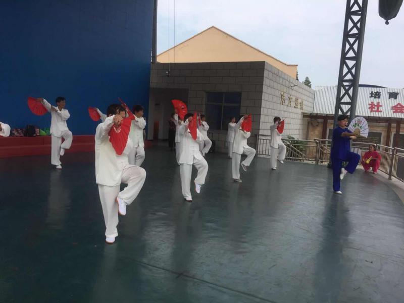 上海市社區(qū)<a href=http://www.hjlhqqhx.cn target=_blank class=infotextkey>健身</a>俱樂(lè)部 上海市社區(qū)<a href=http://www.hjlhqqhx.cn target=_blank class=infotextkey>健身</a>俱樂(lè)部