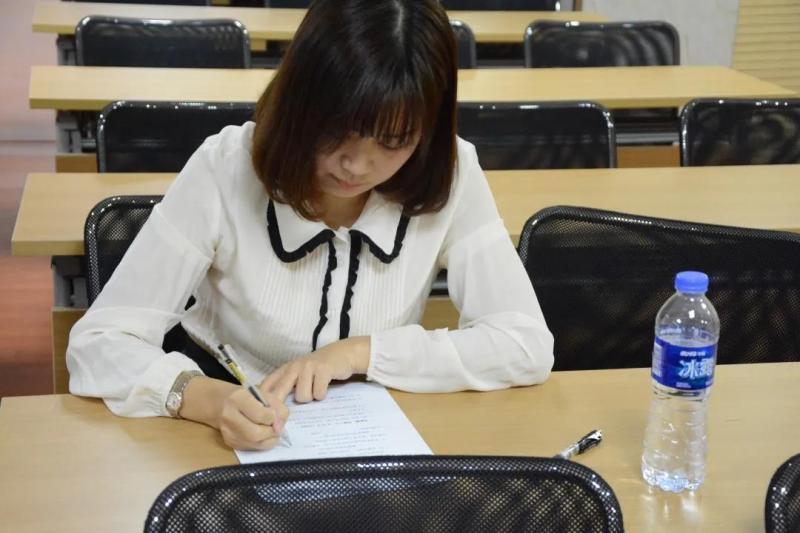 上海市社區(qū)<a href=http://www.hjlhqqhx.cn target=_blank class=infotextkey>健身</a>俱樂(lè)部