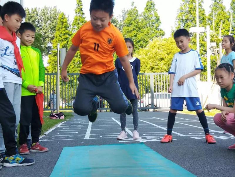 上海市社區(qū)<a href=http://www.hjlhqqhx.cn target=_blank class=infotextkey>健身</a>俱樂部