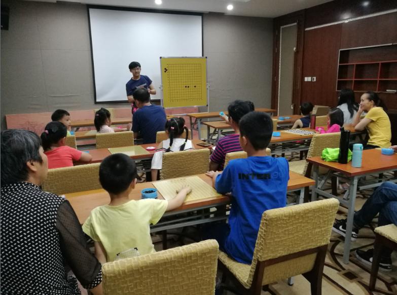 上海市社區(qū)<a href=http://www.hjlhqqhx.cn target=_blank class=infotextkey>健身</a>俱樂(lè)部