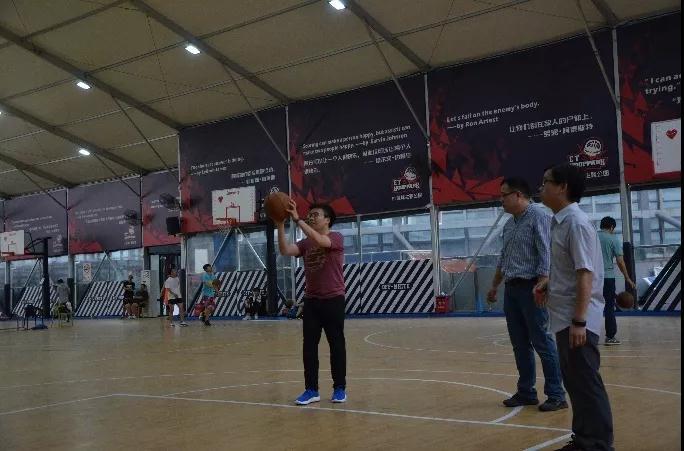 上海市社區(qū)<a href=http://www.hjlhqqhx.cn target=_blank class=infotextkey>健身</a>俱樂部