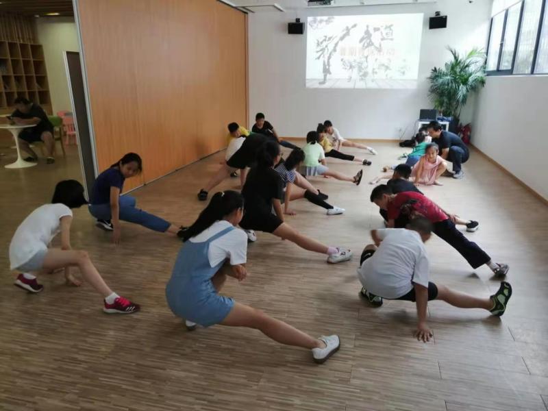 上海市社區(qū)<a href=http://www.hjlhqqhx.cn target=_blank class=infotextkey>健身</a>俱樂(lè)部