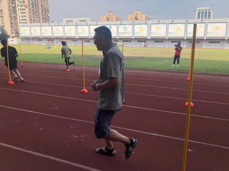 上海市社區(qū)<a href=http://www.hjlhqqhx.cn target=_blank class=infotextkey>健身</a>俱樂部