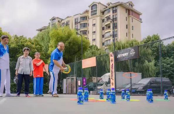 上海市社區(qū)<a href=http://www.hjlhqqhx.cn target=_blank class=infotextkey>健身</a>俱樂部