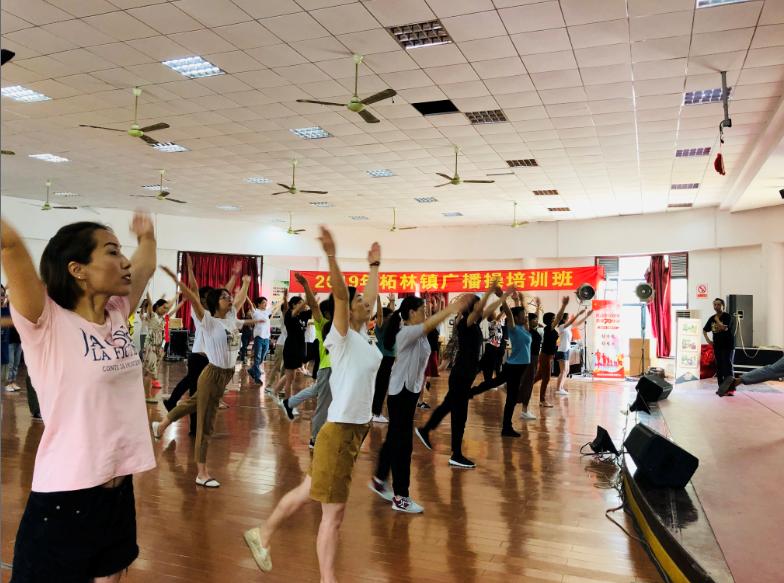 上海市社區(qū)<a href=http://www.hjlhqqhx.cn target=_blank class=infotextkey>健身</a>俱樂(lè)部 上海市社區(qū)<a href=http://www.hjlhqqhx.cn target=_blank class=infotextkey>健身</a>俱樂(lè)部