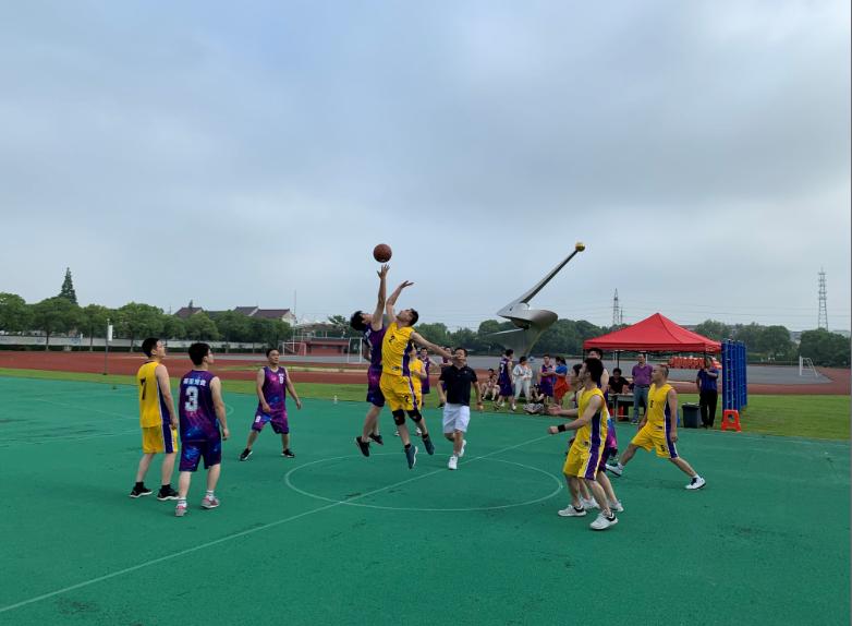 上海市社區(qū)<a href=http://www.hjlhqqhx.cn target=_blank class=infotextkey>健身</a>俱樂部