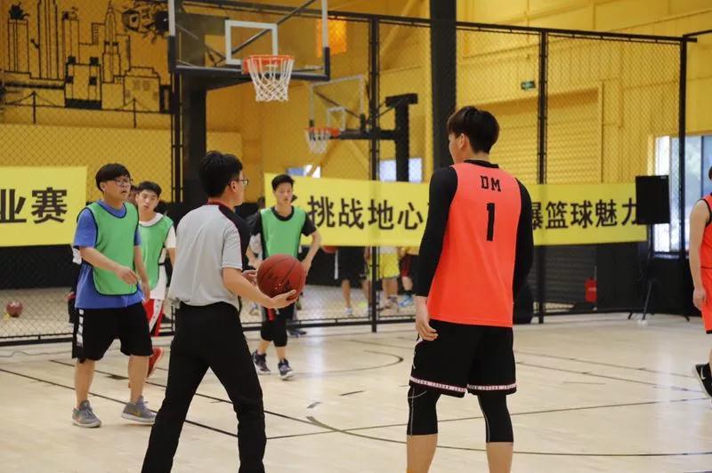 上海市社區(qū)<a href=http://www.hjlhqqhx.cn target=_blank class=infotextkey>健身</a>俱樂部