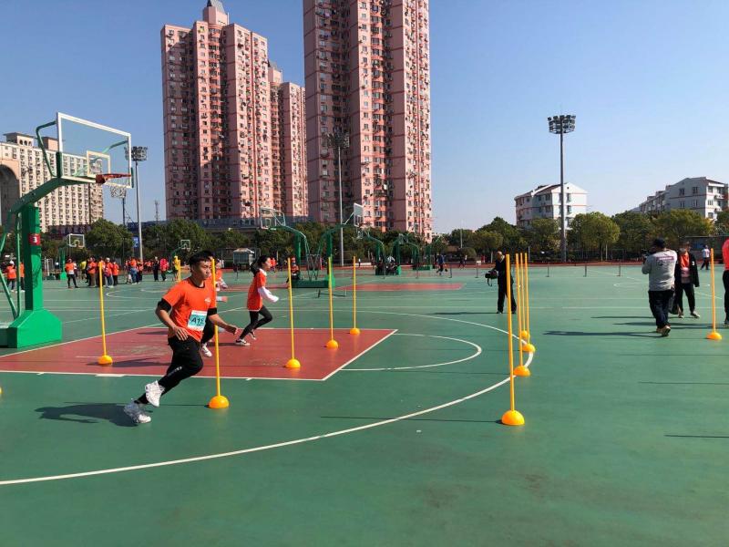 上海市社區(qū)<a href=http://www.hjlhqqhx.cn target=_blank class=infotextkey>健身</a>俱樂(lè)部