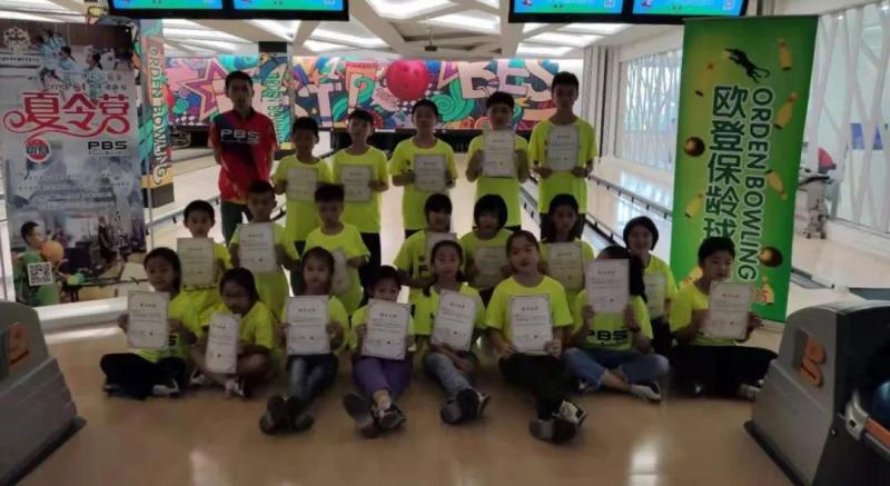 上海市社區(qū)<a href=http://www.hjlhqqhx.cn target=_blank class=infotextkey>健身</a>俱樂(lè)部