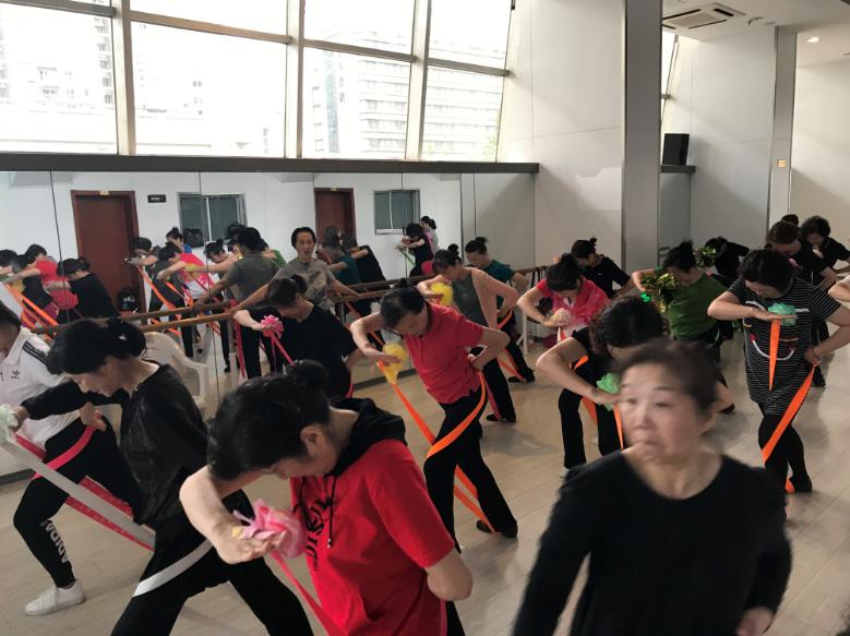 上海市社區(qū)<a href=http://www.hjlhqqhx.cn target=_blank class=infotextkey>健身</a>俱樂部 上海市社區(qū)<a href=http://www.hjlhqqhx.cn target=_blank class=infotextkey>健身</a>俱樂部