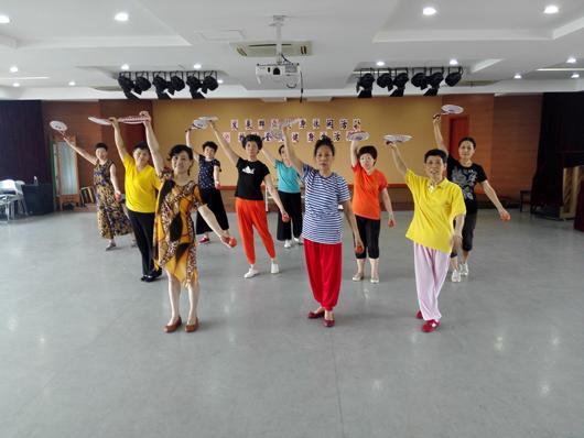 上海市社區(qū)<a href=http://www.hjlhqqhx.cn target=_blank class=infotextkey>健身</a>俱樂部