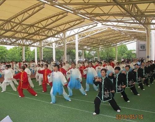 上海市社區(qū)<a href=http://www.hjlhqqhx.cn target=_blank class=infotextkey>健身</a>俱樂部