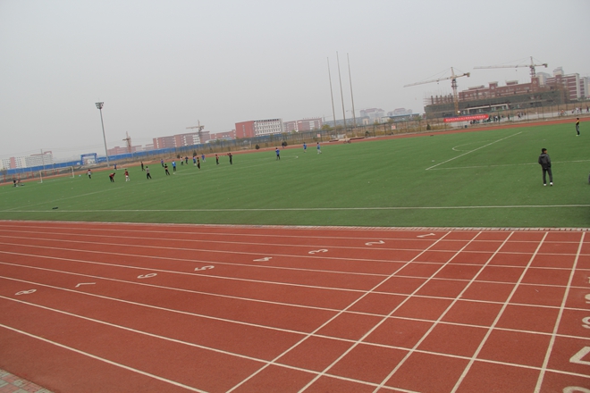 北京交通大學(xué)黃驊分校4*4<a href=http://www.hjlhqqhx.cn target=_blank class=infotextkey>塑膠跑道</a>工程實例