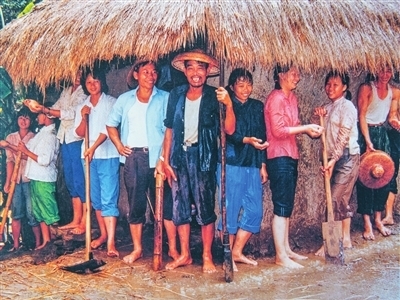 “把生命獻(xiàn)給藝術(shù)，把藝術(shù)獻(xiàn)給人民”