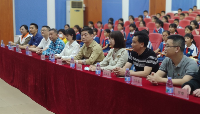 板芙鎮(zhèn)新聯(lián)小學(xué)開展口腔健康知識(shí)宣講活動(dòng)暨禁毒知識(shí)進(jìn)校園活動(dòng)