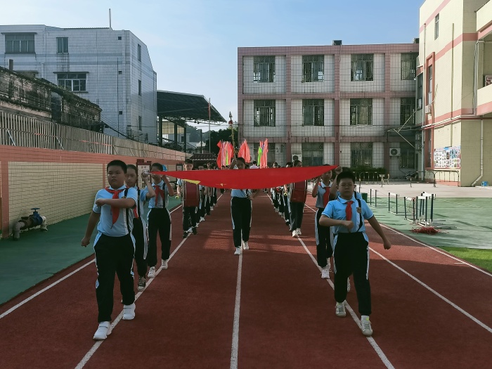 龍頭環(huán)學校舉行2021年秋季運動會