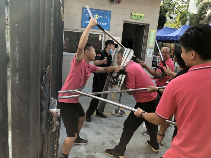 加強(qiáng)反恐防暴演練 共建和諧平安校園