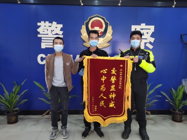 “斷指”群眾緊急求助，大涌鐵騎開道火速送醫(yī)