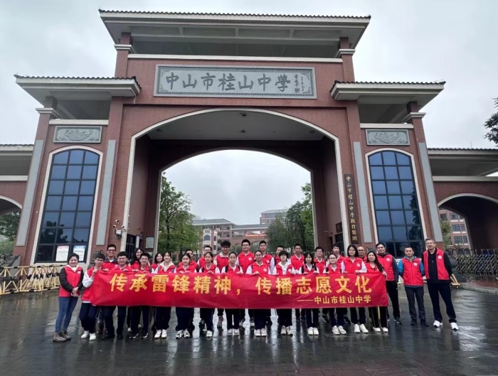 敬老養(yǎng)美德，鄉(xiāng)情滿(mǎn)人間