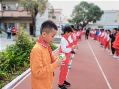 感受數(shù)學(xué)魅力，玩轉(zhuǎn)數(shù)學(xué)游戲